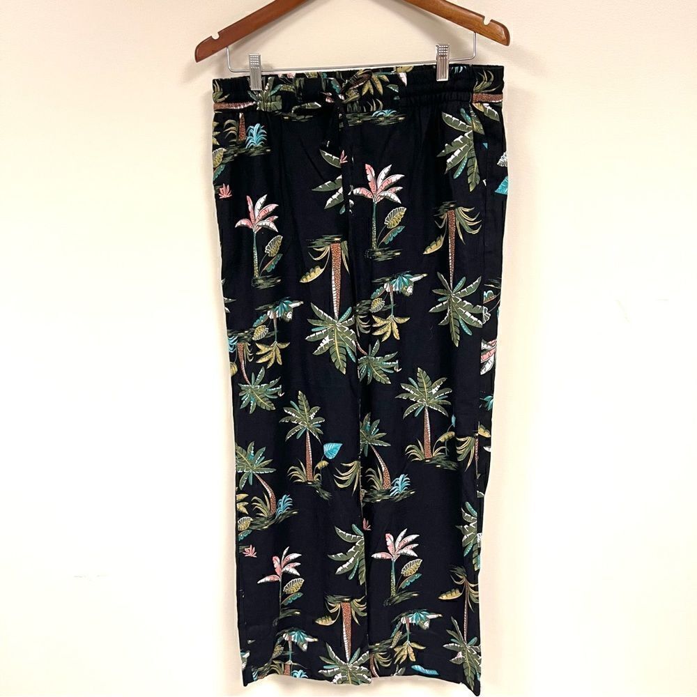 👠Old Navy linen blend tropical print pants.  Size M